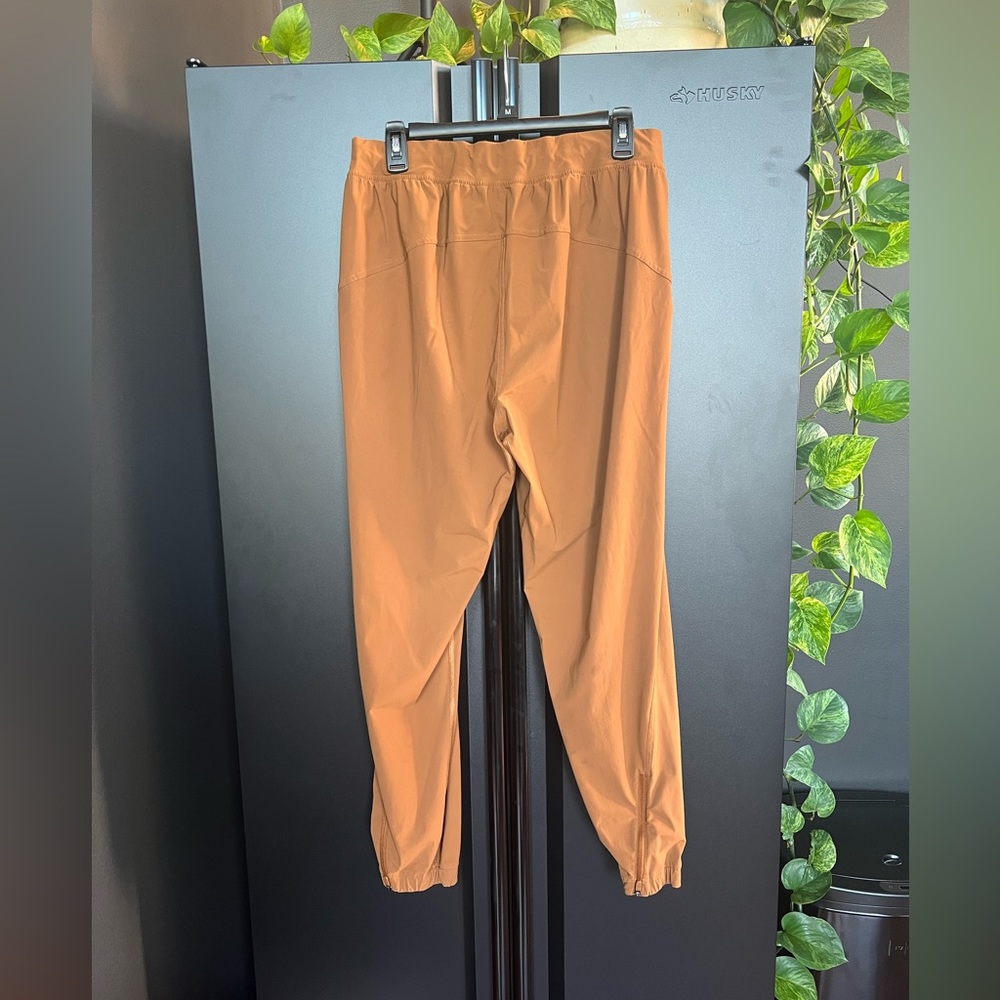 Adapted state high rise jogger copper brown size 10